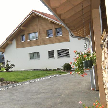 Appartement De Vacances Niederer La Côte-aux-Fées Buitenkant foto