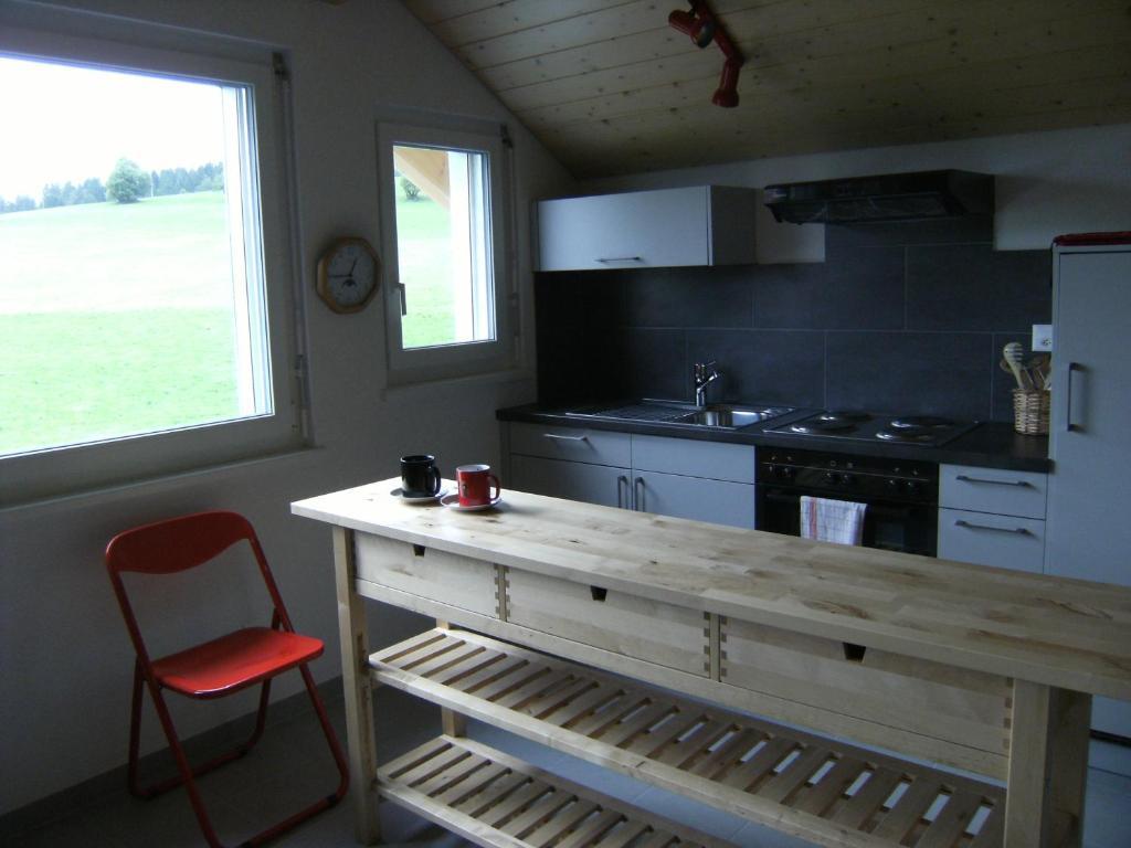 Appartement De Vacances Niederer La Côte-aux-Fées Buitenkant foto