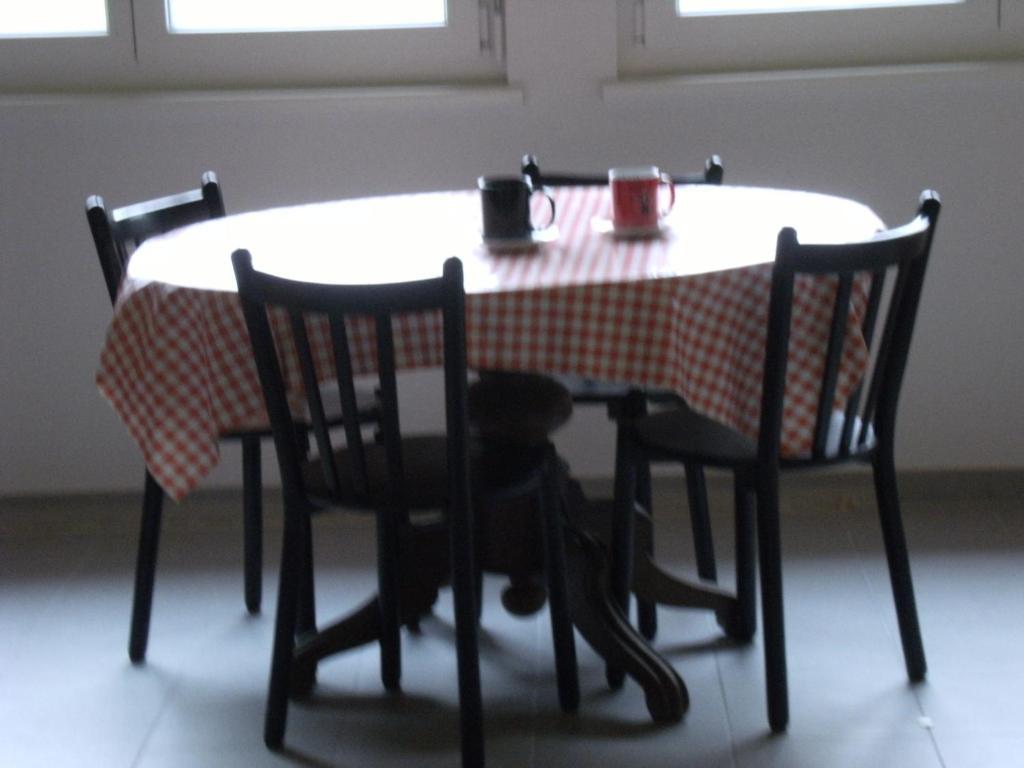 Appartement De Vacances Niederer La Côte-aux-Fées Buitenkant foto